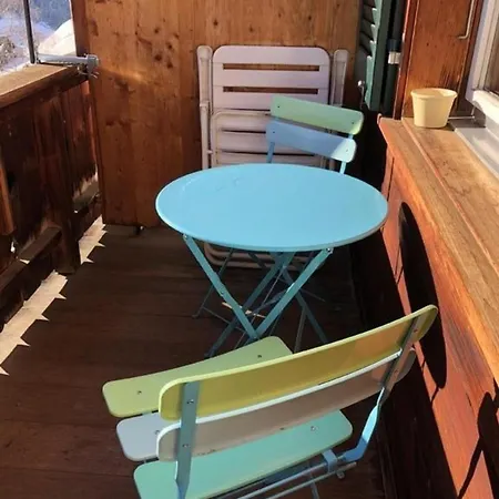 Chalet Burgstein, Studio Alpenrose アパート グリンデルヴァルト